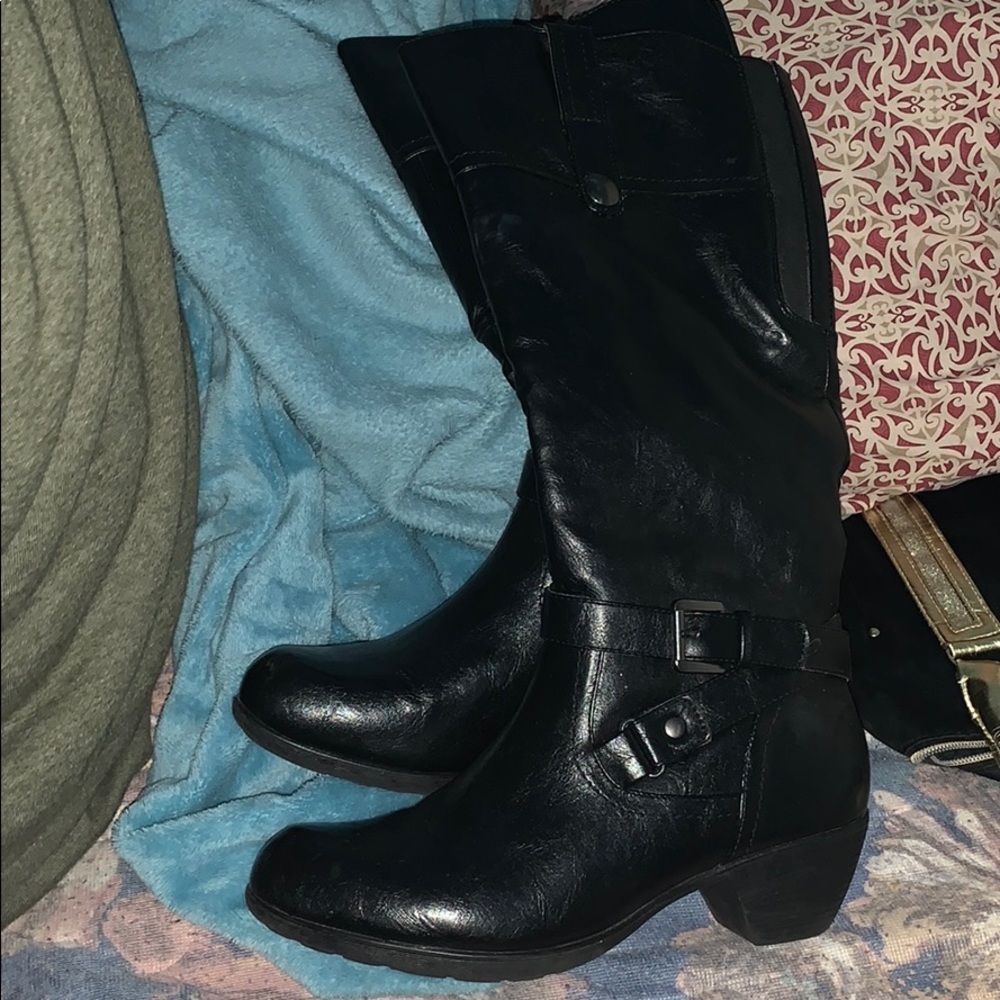 Chelsea Moreland boots